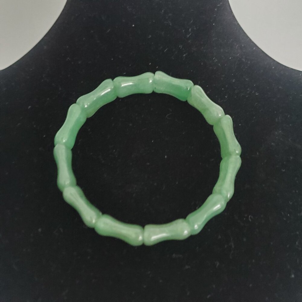 RARE DESIGN Jade Beads Stretch Bracelet Rectangular Bone Shaped Beads 7"
